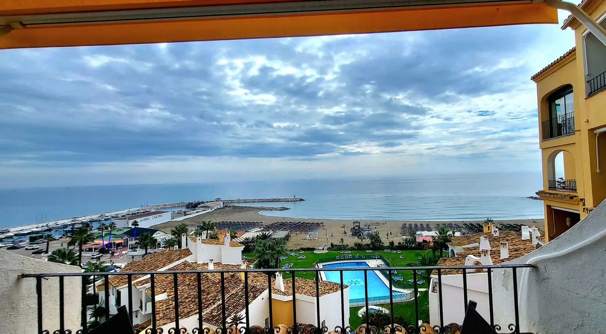 8b88de8a-2aaa-40fc-a1ab-67fa30cde214