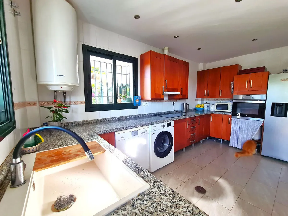 6f8c0bcb-261a-44af-86f9-ae3c3bf14840