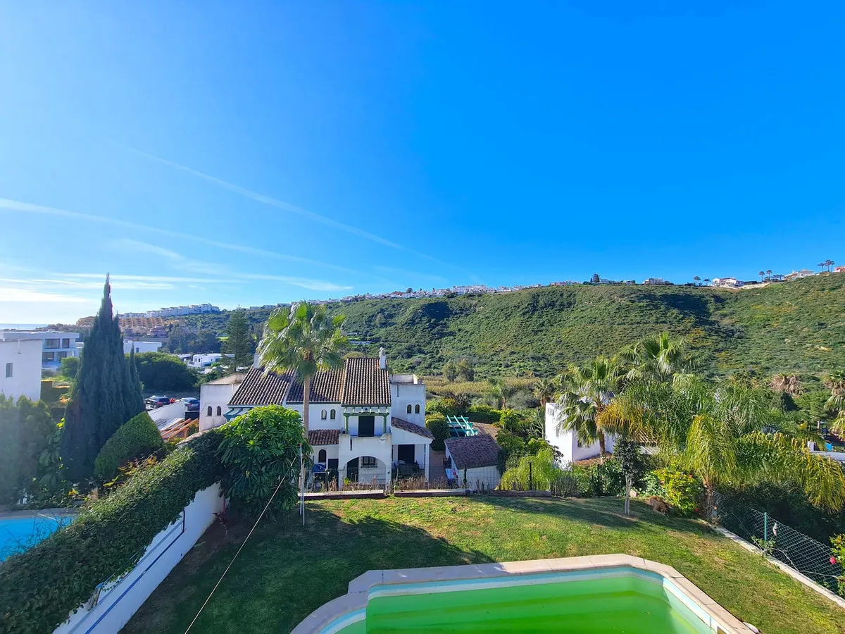 8cbb76c1-71eb-47c1-a874-2fa7aea9b3d9