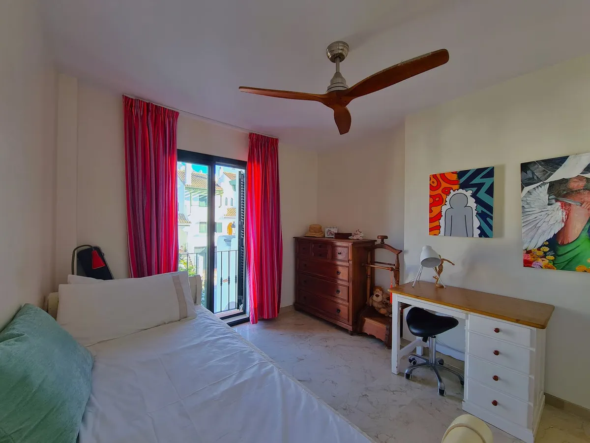 bc380b08-9d3d-451e-9252-2934d2d1efc1