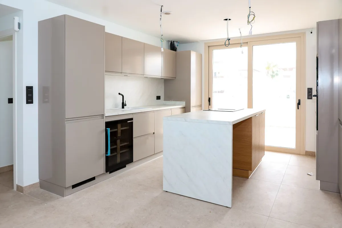 48afedb9-e96e-4e42-aafd-3e69d19ea4b0