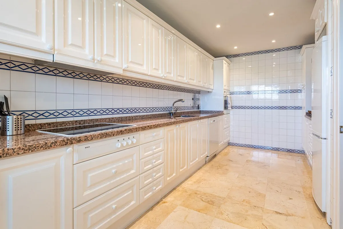 24eeb30f-3c0b-4476-afc6-e71086239053