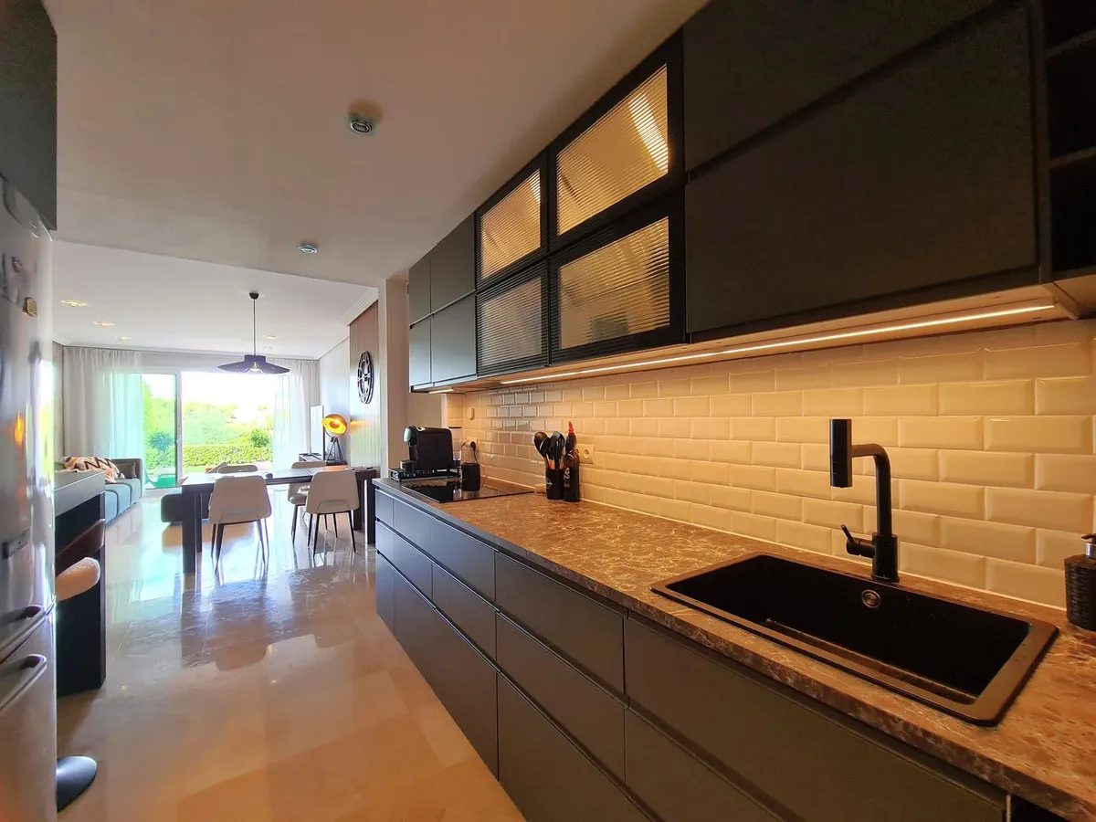 b050c9e0-5dea-4d66-a99b-faefb33e4378