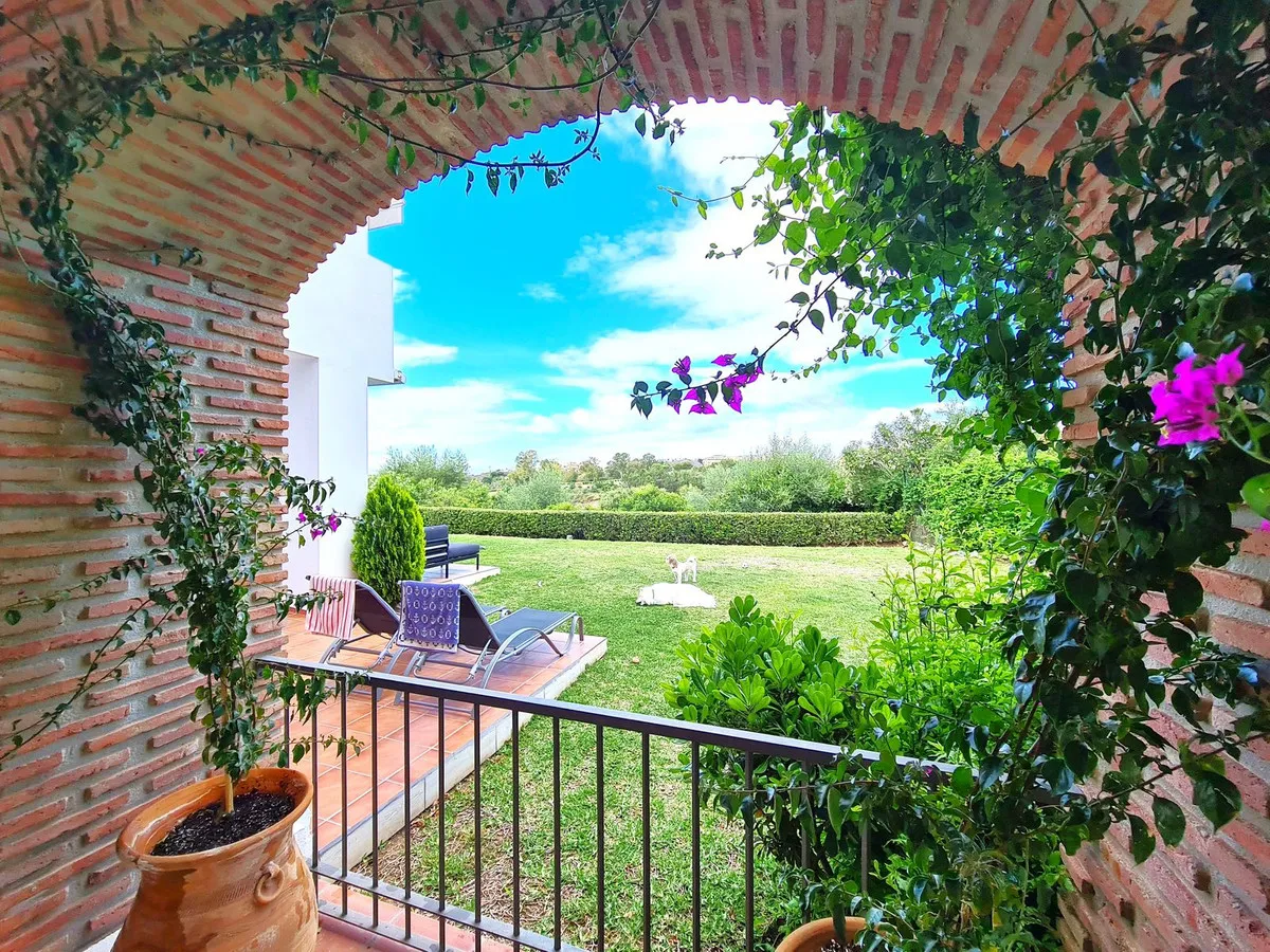 d8ca5f36-af67-4cd4-90b0-0165449385e0