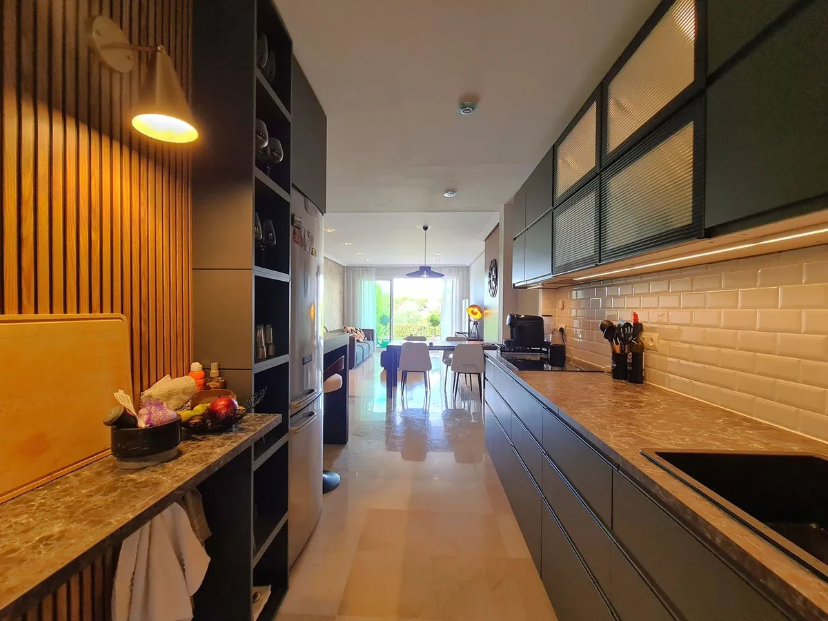 f6079e07-8f03-4842-94ac-de01817e84e6