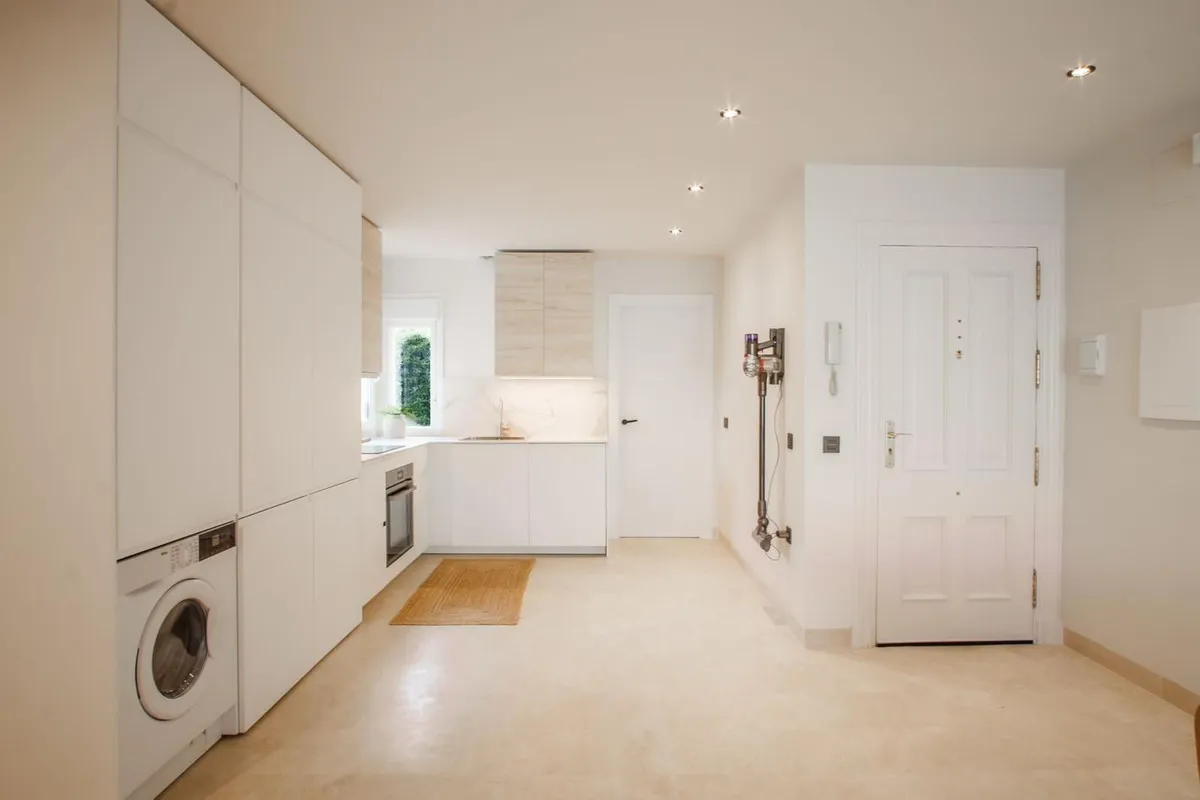 2725d2a9-7d85-4c74-9c1a-007984c8aaf2