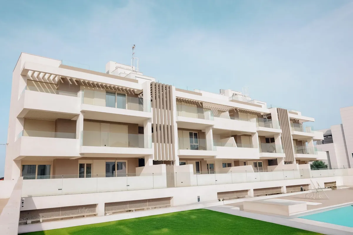 b5cd6737-2f6e-472e-b73c-31bf883c139e