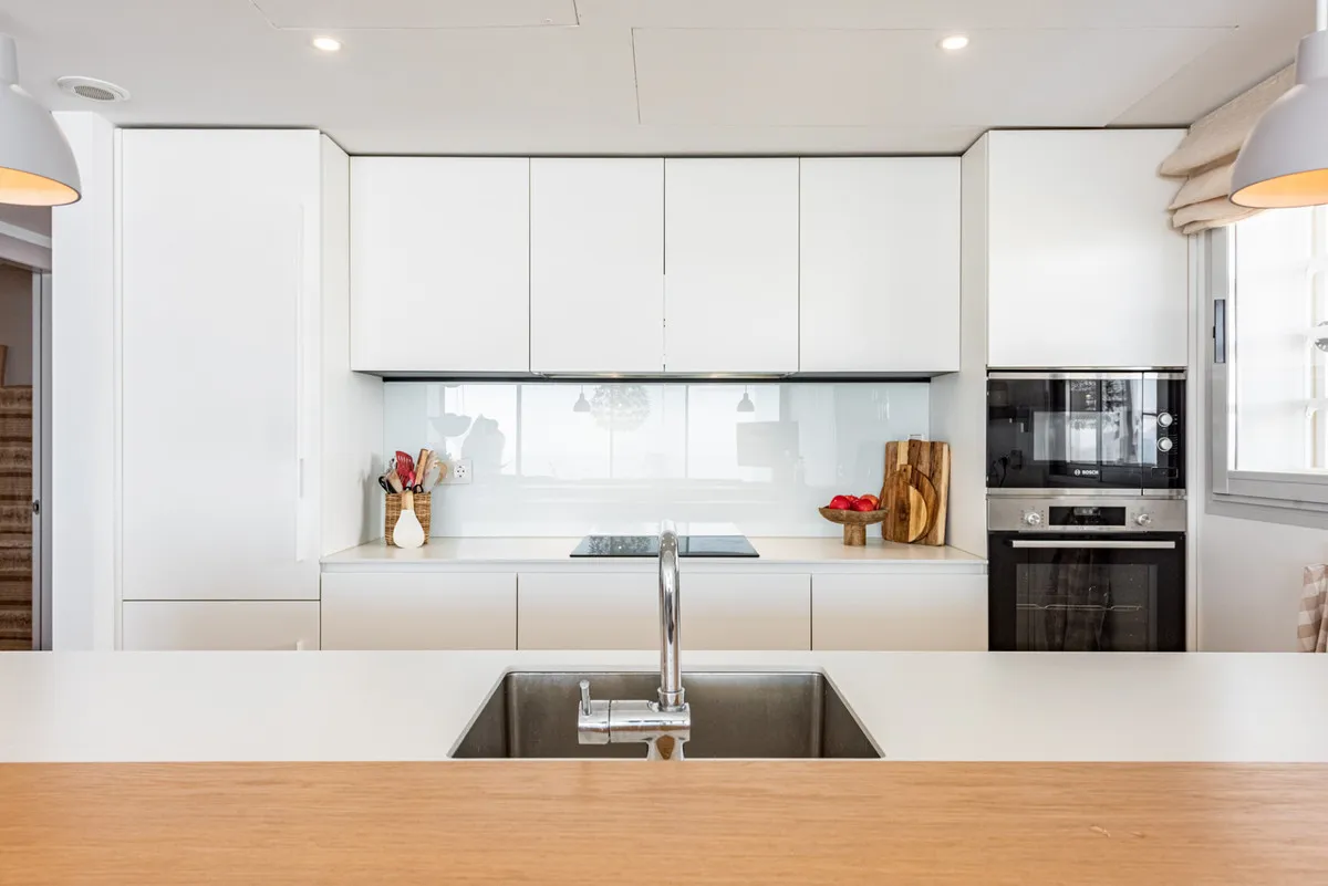 3eb80bf7-c419-40d0-8e49-47b383d1258d