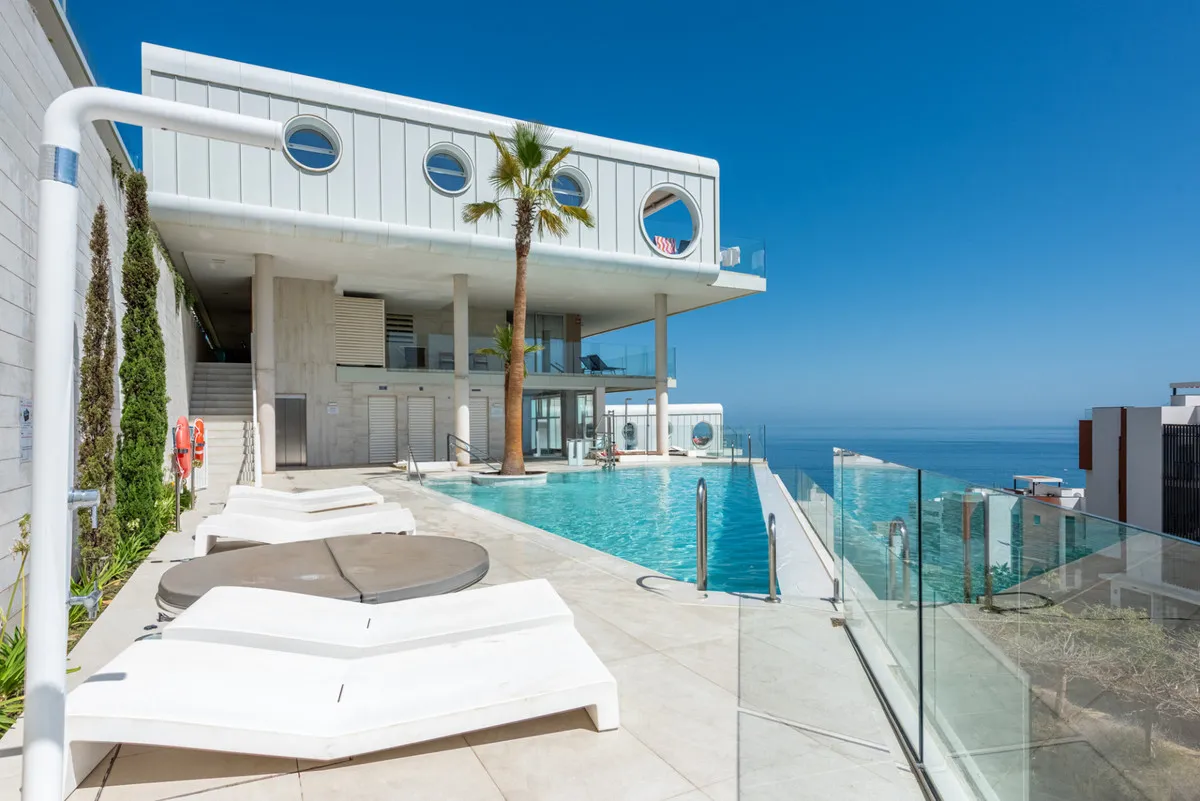 b0afc986-8bc6-4ef8-b94e-781daa987542