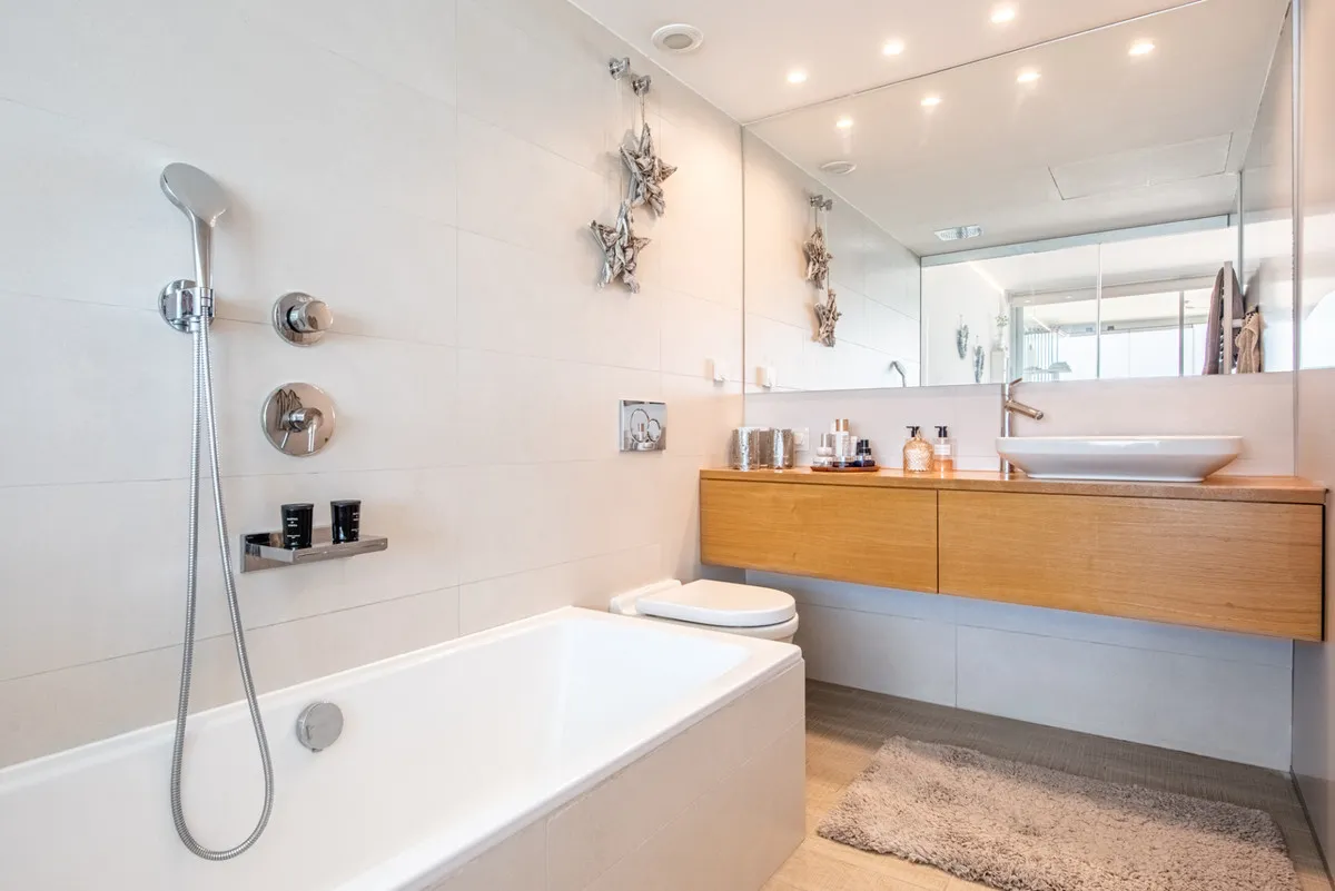 e6a232b0-b1e0-42fb-986e-a0a81b266768