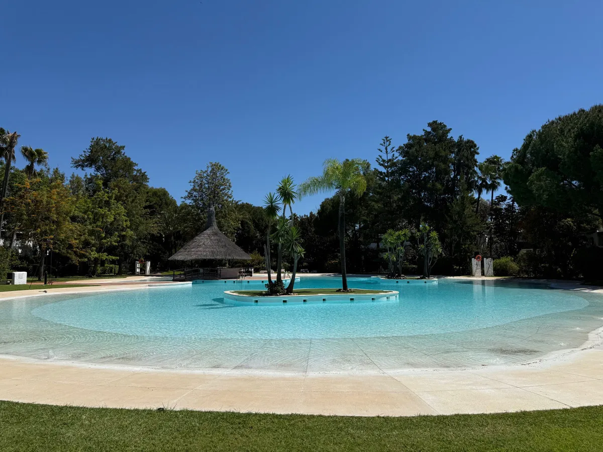 273586ec-21e0-400e-8d4f-70094f702bfb