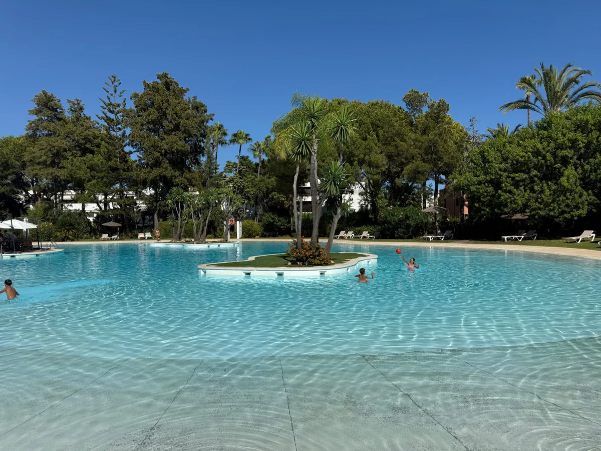 2b2acac7-6563-4e0a-bda1-7bad89f2e506