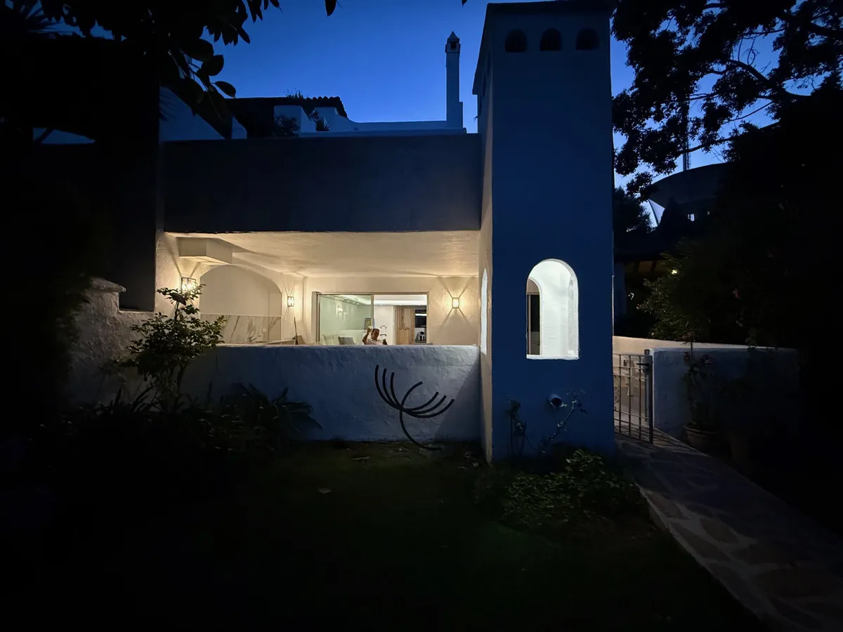 b707c1d4-4eed-4adc-9409-961a1b5c03ac