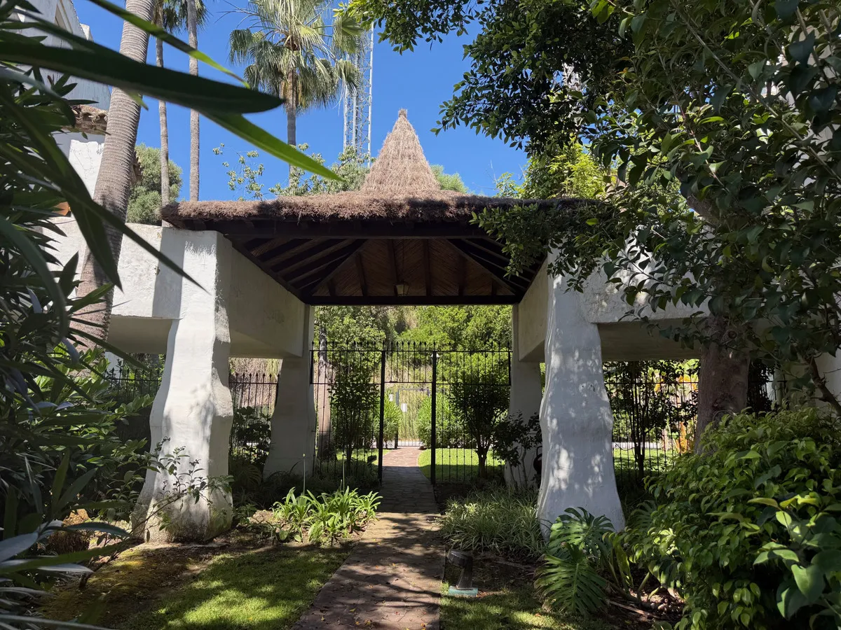 c422ab07-b5f6-4fda-b163-8ed3c90279fc