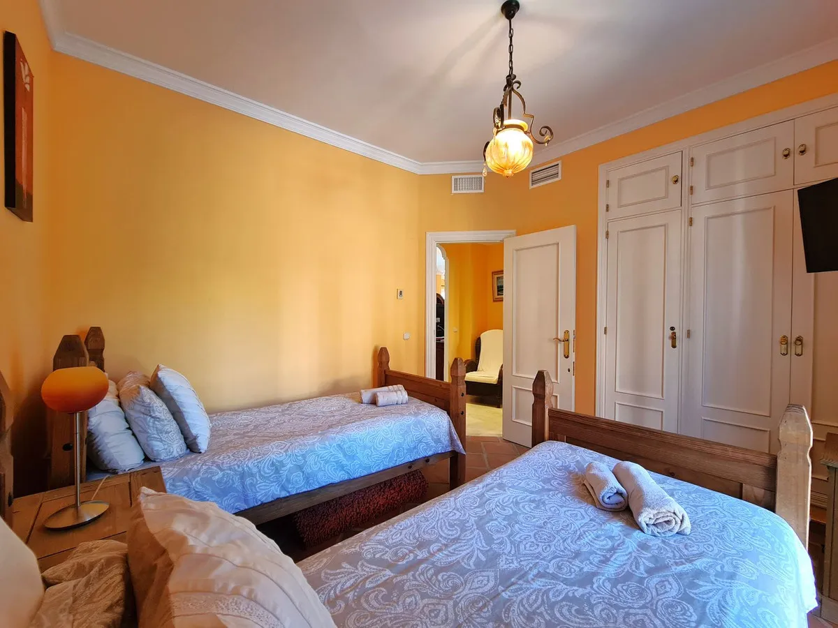 231136d4-0aa2-4b51-9202-7d5d1a4fa806