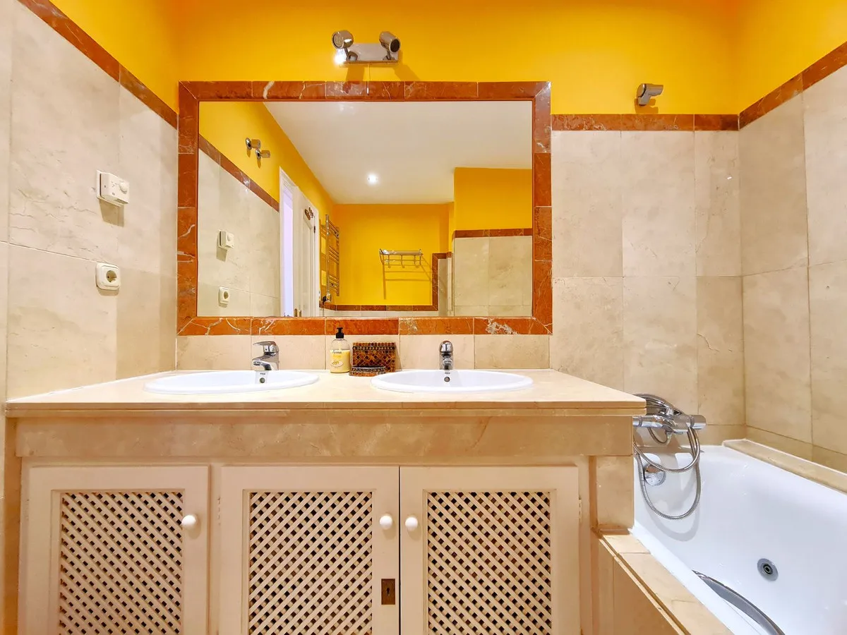 b8216720-d3b3-4c79-ab9b-f1eeab76efb7