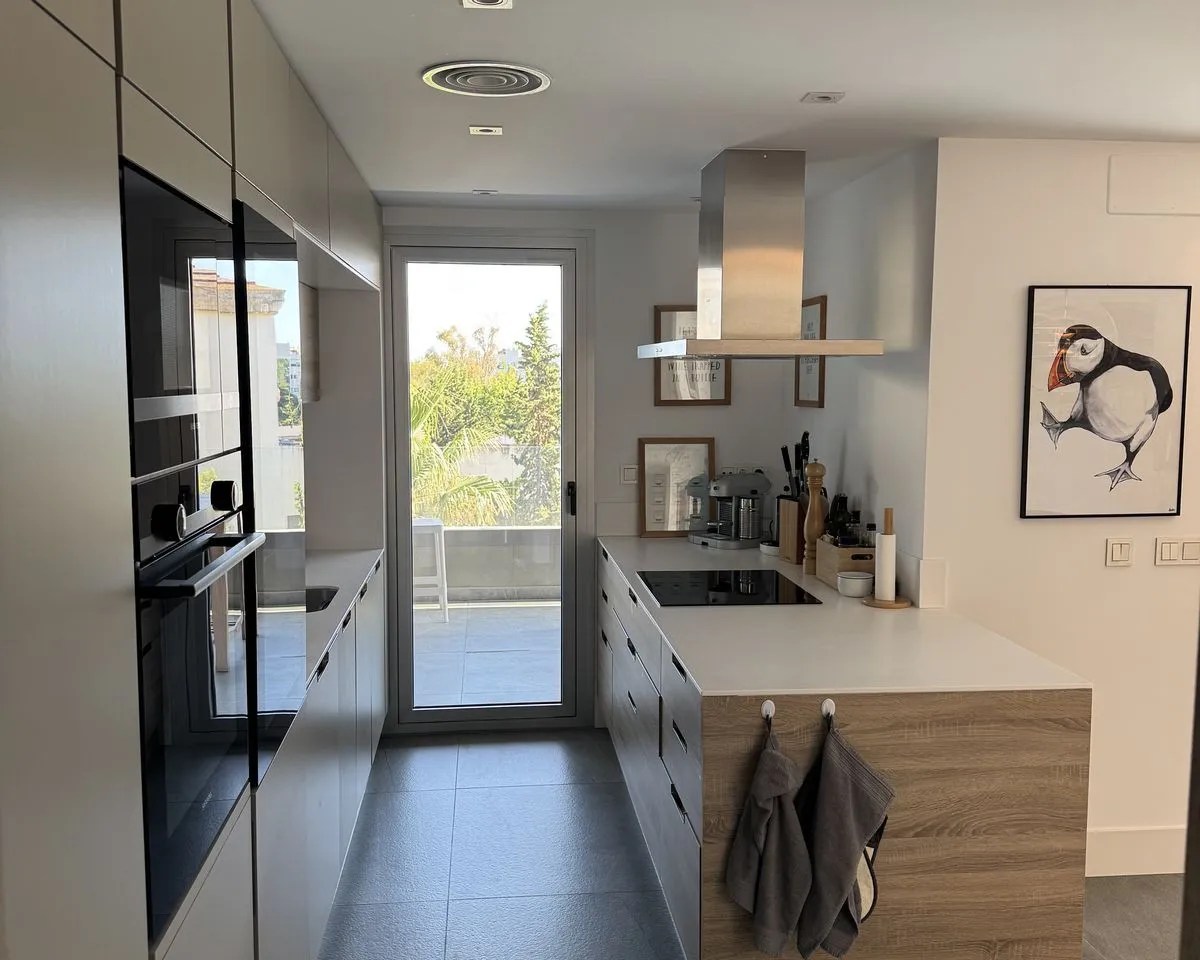 a27f830b-e632-49ab-9a70-0b737b3b2271