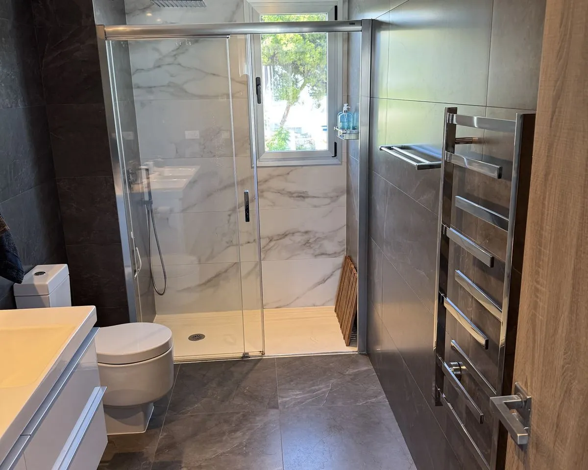 c7400a9b-1617-4bbb-84d3-a40b770e5dfd