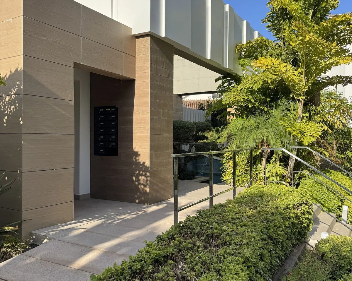 e4f8cb50-484c-4cf6-9c86-838b09666297