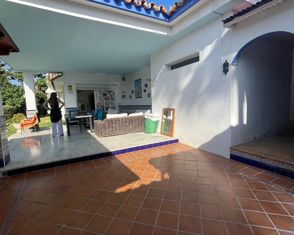 66583117-ac8f-4623-b671-80347a4fec5c