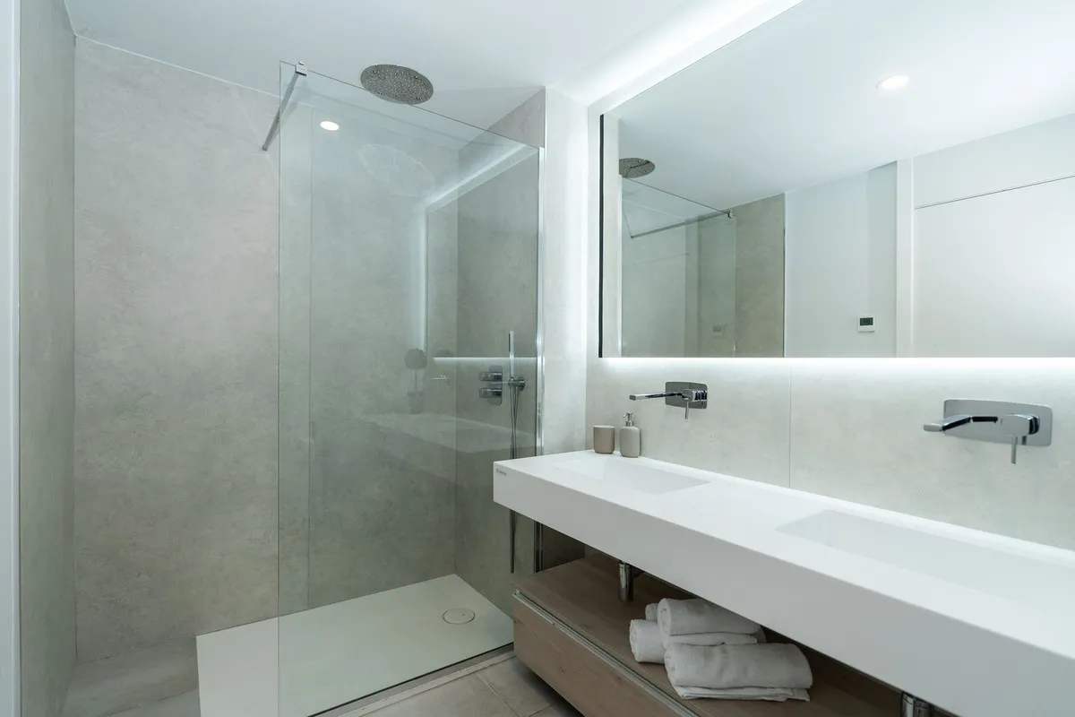 087b05fe-6a0e-482f-884f-50b2ca5c1506