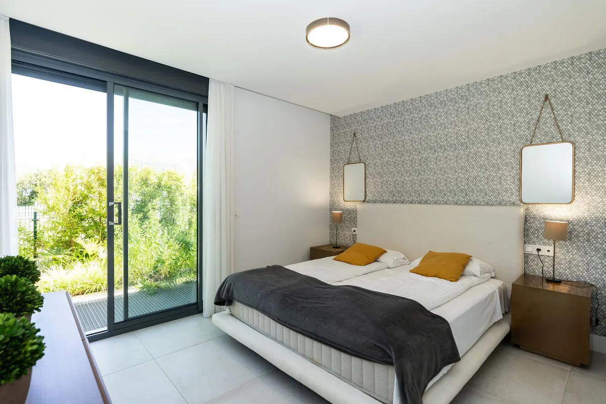 94064714-4aa1-401d-a9c0-a77ec5b00d93