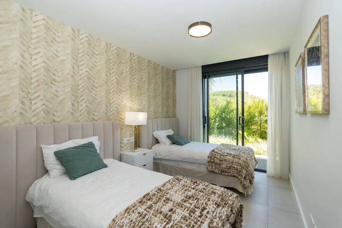 a8235b20-61d0-48be-b4e7-8879e72f2ef5