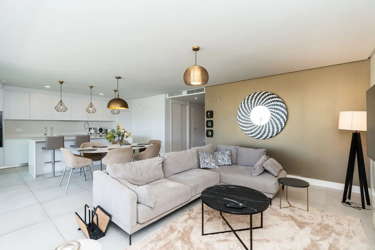 b4842054-5570-46ce-9ee8-fe8b664183e8