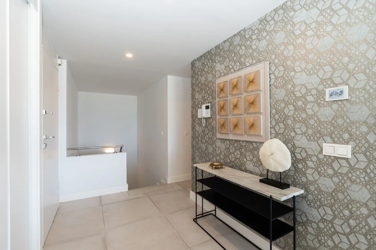 d07b4e3f-c472-4e33-93f2-038ee0294e80