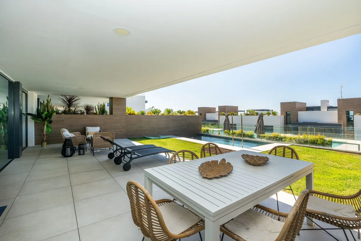 d89d8a98-1a08-41ff-93ce-9833ce756bcb