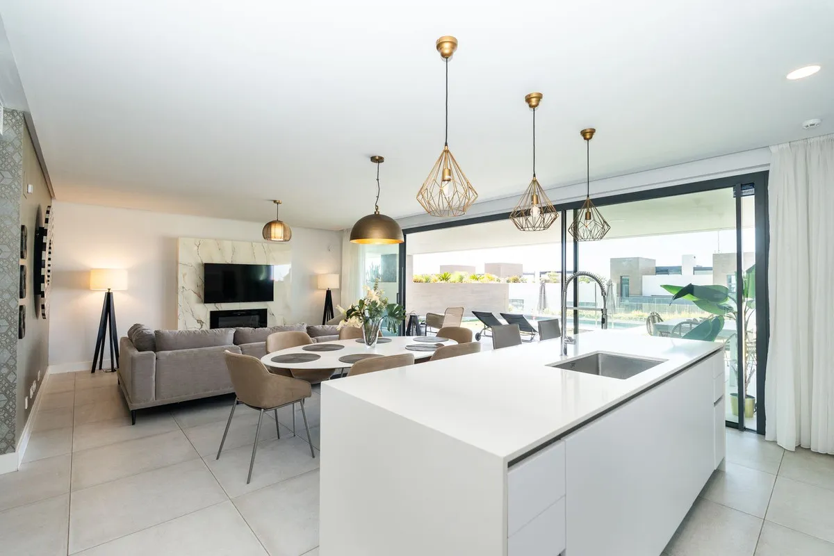 f4420701-1803-4f79-a142-c5b1e97ac69f