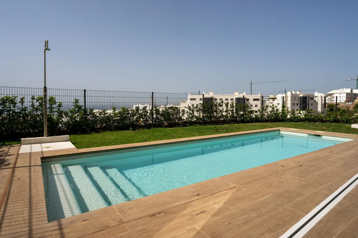 818ff1e5-b9f0-49f4-bf33-3e15d41924bb