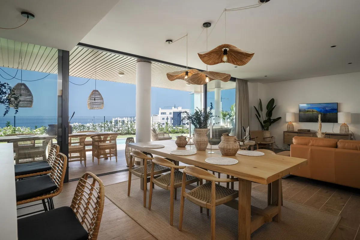 c3c463b5-3efb-4652-bb35-014306c977cf