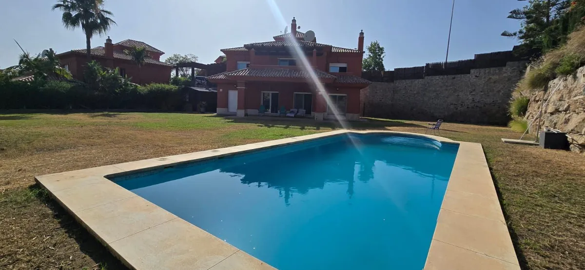 879c80cd-7d73-48d6-99b9-ac099d4f9369