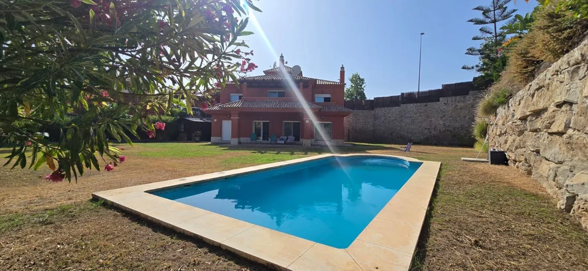 d0b331e4-c4e2-4829-8f43-d52aea9a7fdc