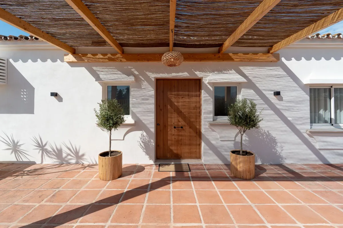 33d02149-bb22-45f4-b9e2-696360e98c89