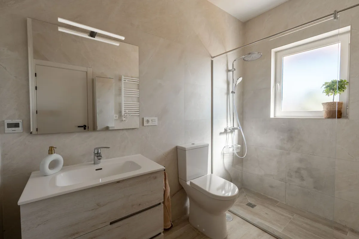 ce5aa32e-1b83-4efd-bac1-fa52c8becde5