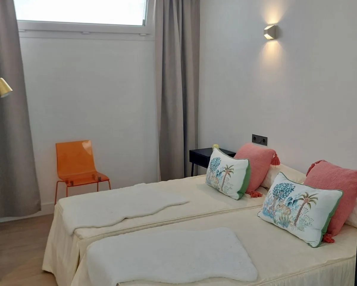 2a6a9f25-1f6d-4a30-a443-e6b0b2ed6b11