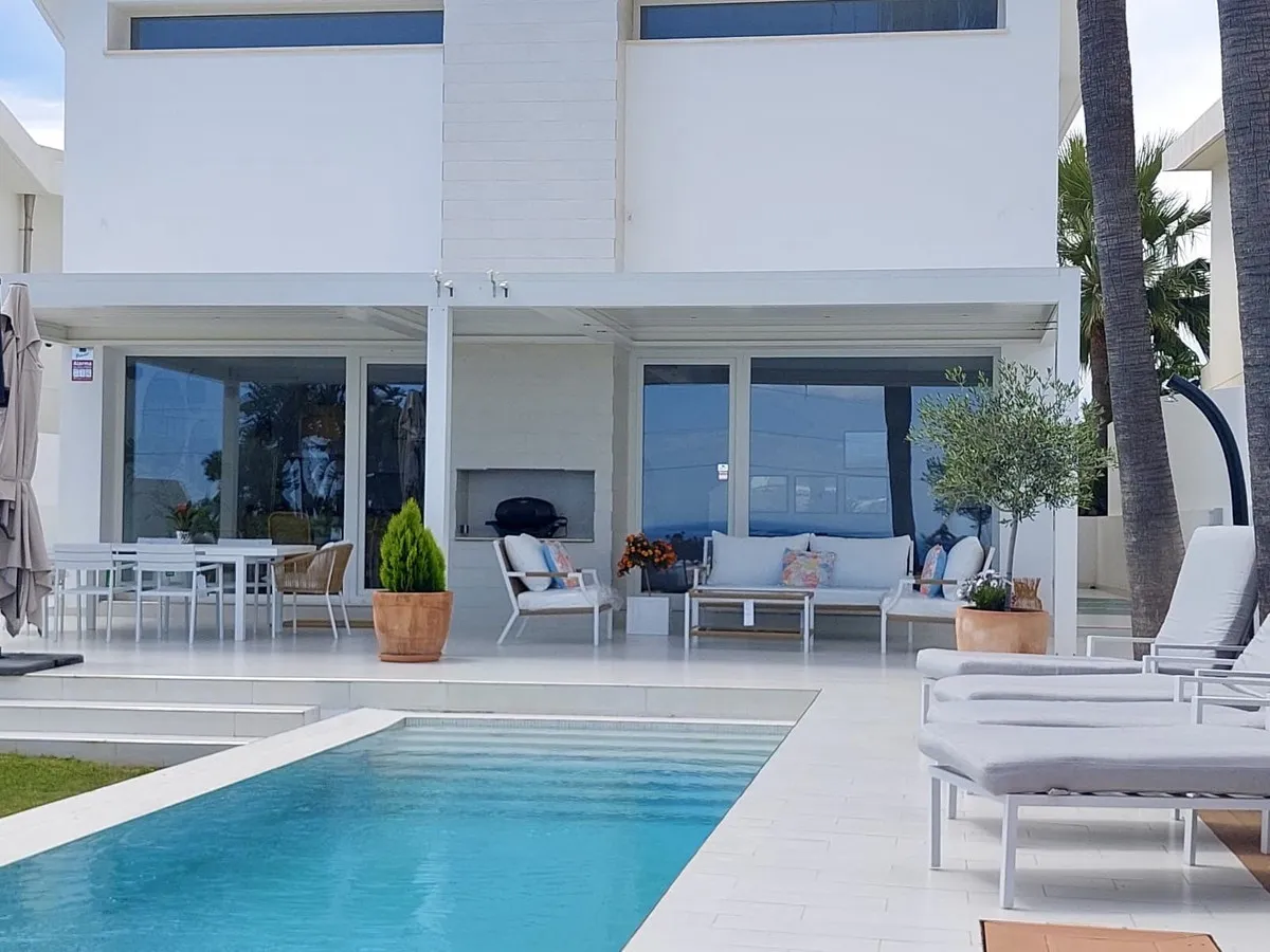 71054a65-cd4f-47fb-b22b-48623ee92e5a