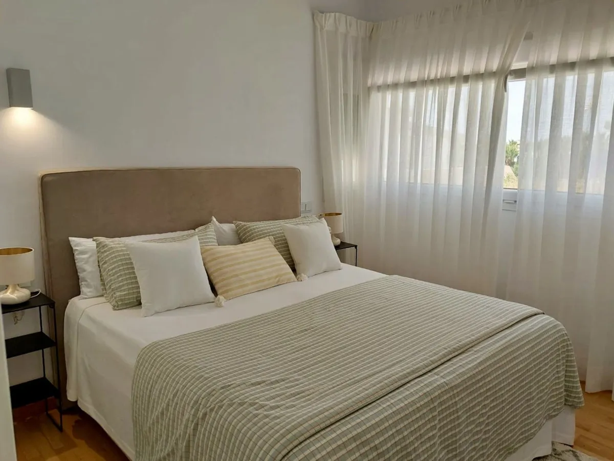 87c1b32c-cea9-4e8e-b8f8-881d3877975b