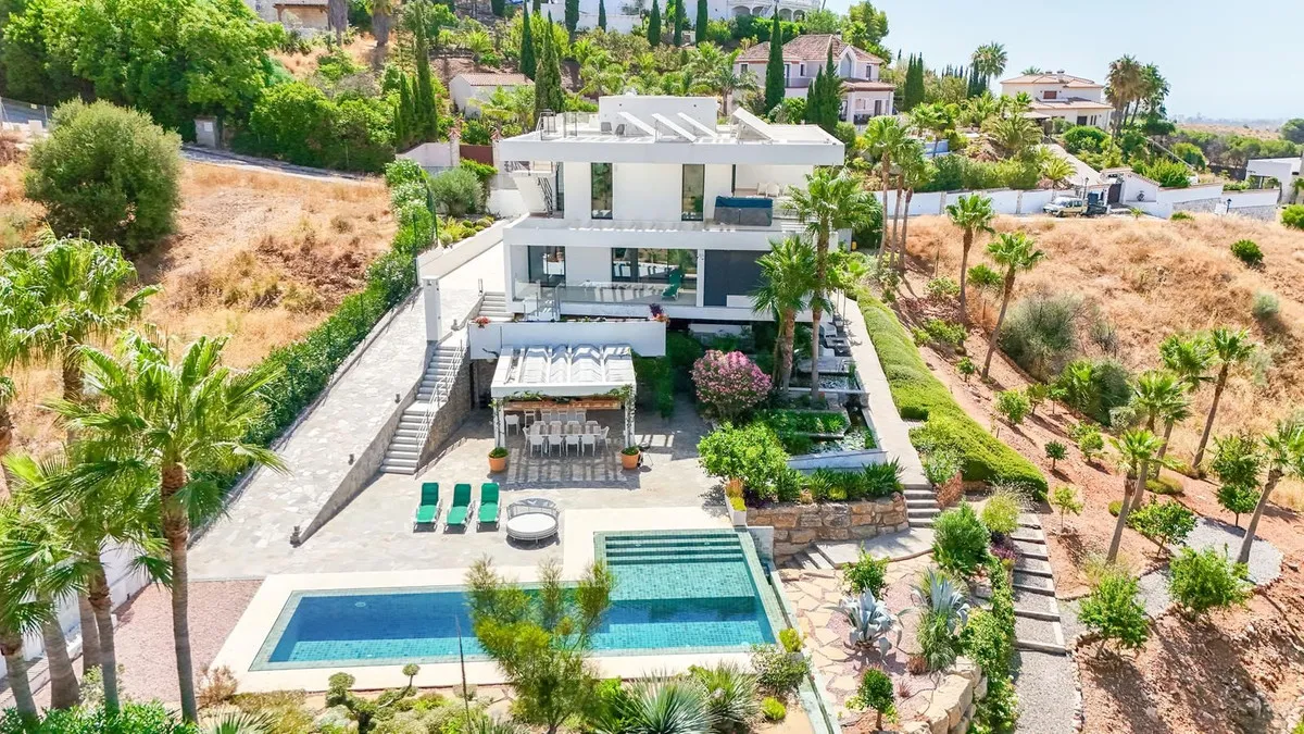 389f6d2a-be27-418a-aa67-95a82c9e590b