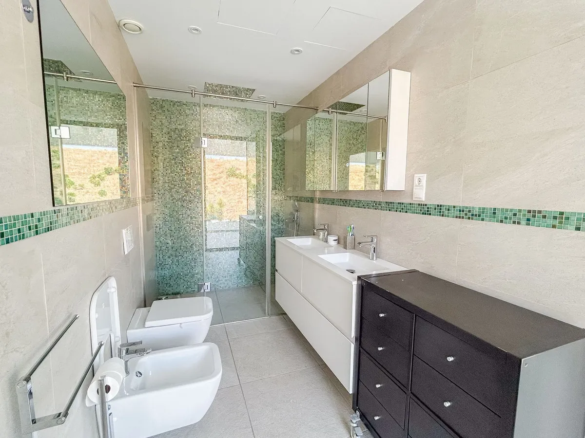 53e22f44-b7f3-4dcf-b4ef-da034d2cd8e1