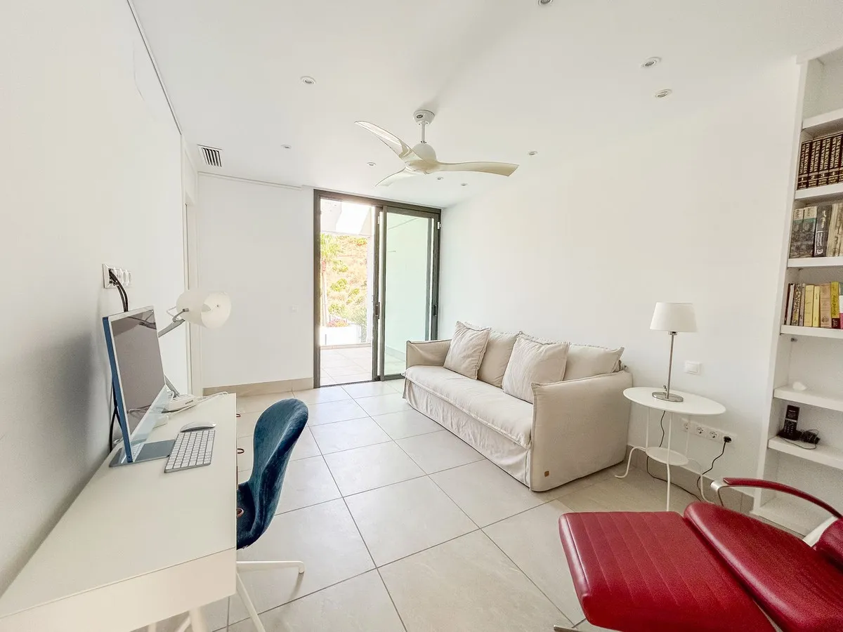 ba15d0f4-4c82-4a2a-a8b7-5d364841ac38