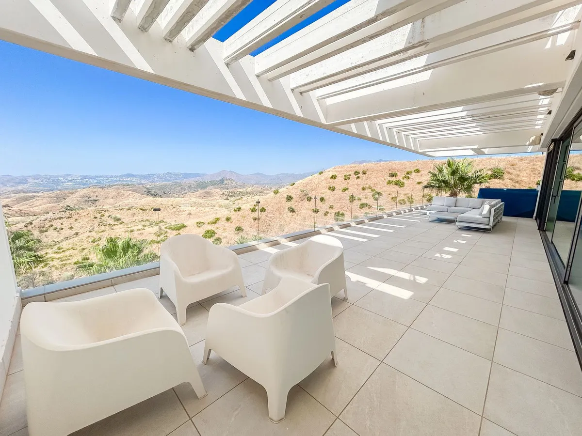 ea870872-f481-4820-8312-1fbf1d9f80d7