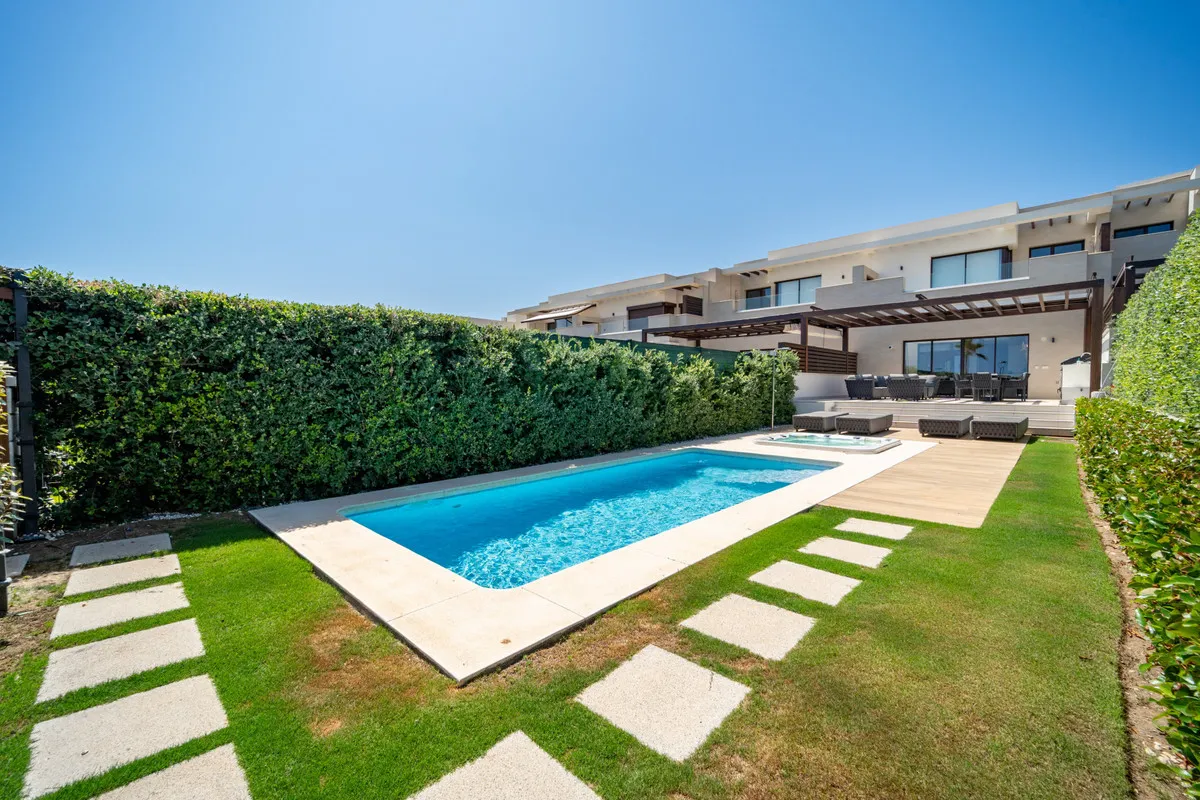 79548aa3-4173-4a63-8f2a-4f49d560f9c9