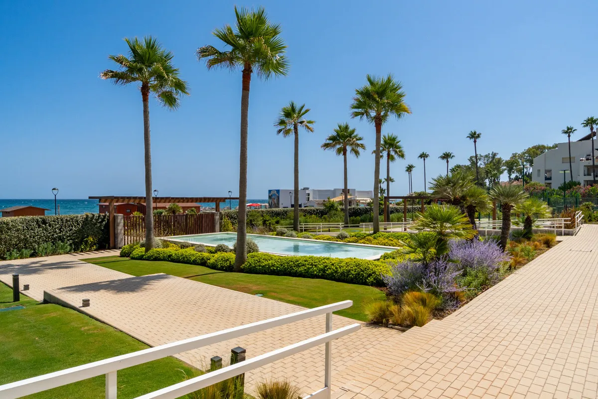 abdf4bbd-b37f-4f2c-b886-fd8de04c45db