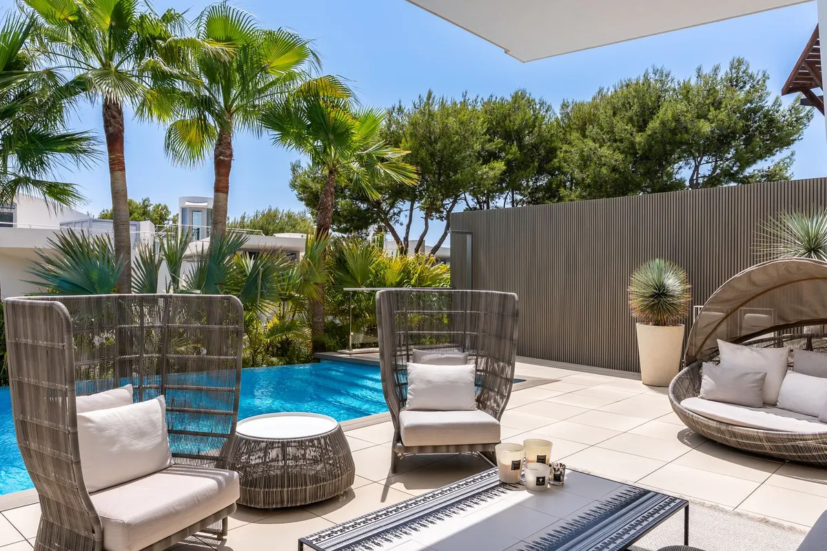 2d74dc31-e92b-4e16-89e5-e8c3f1d6418f