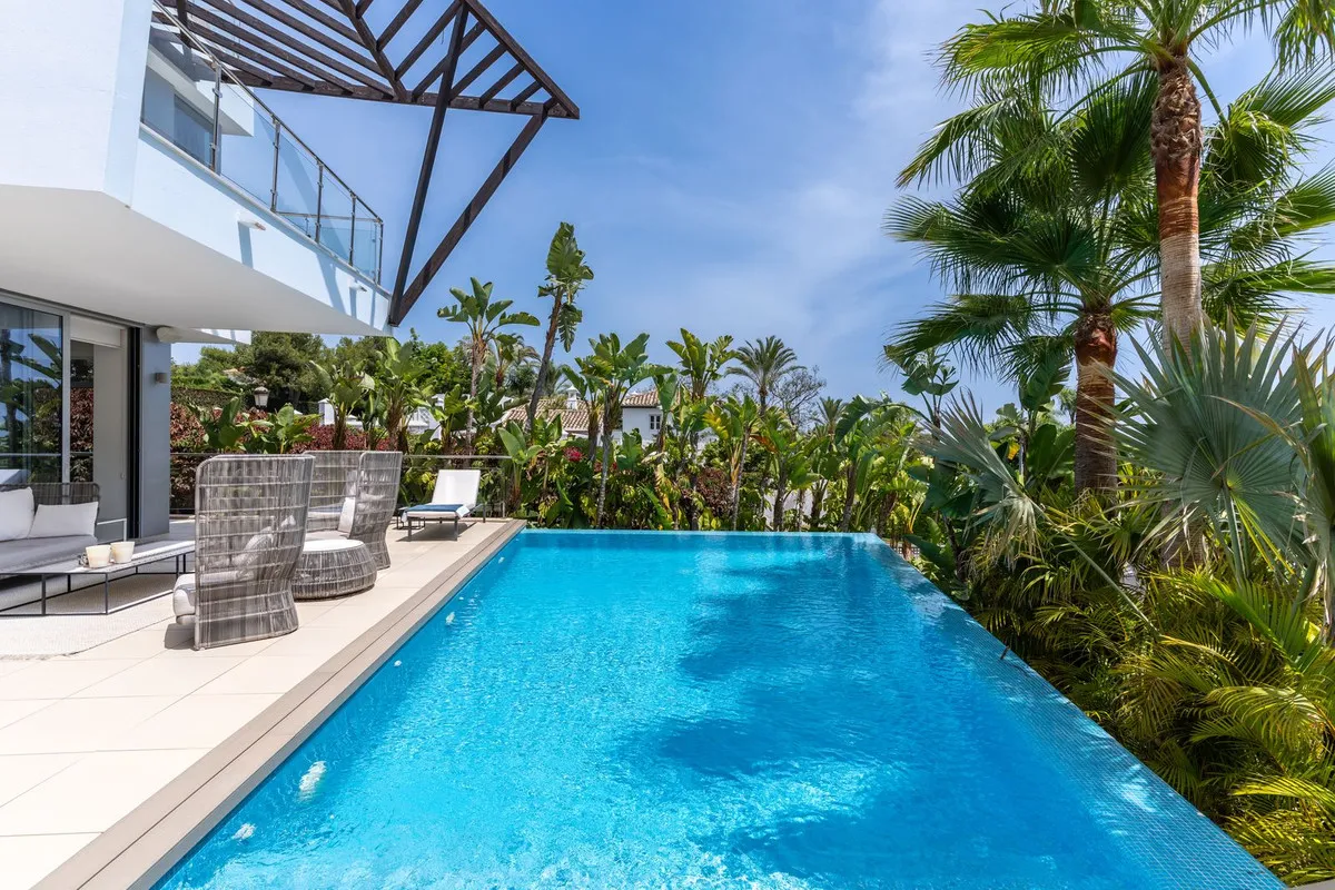 4c19ae0a-12ab-441c-8857-04db88feb950