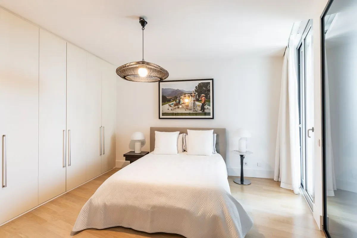 b8ca44bc-8227-40f0-9cca-05f53da39356