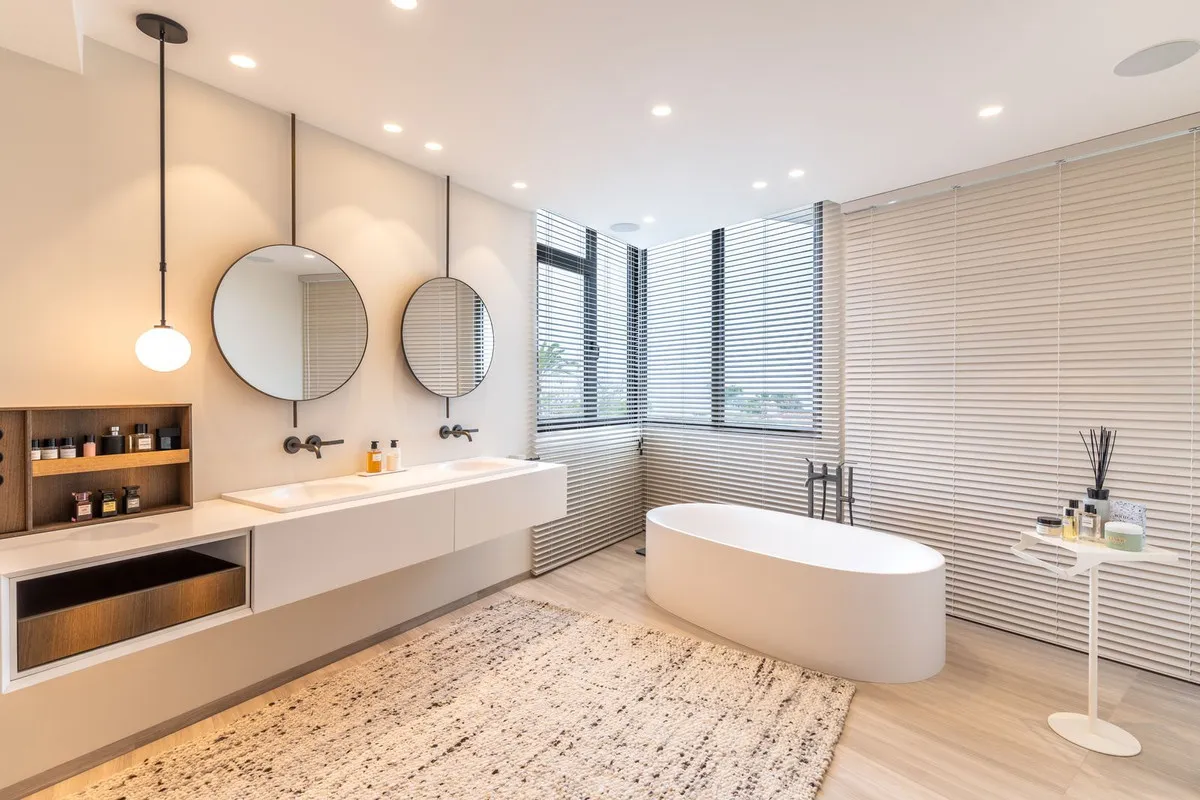 b93bc967-c8b9-4d5e-b4c8-6b7ae44c6f32